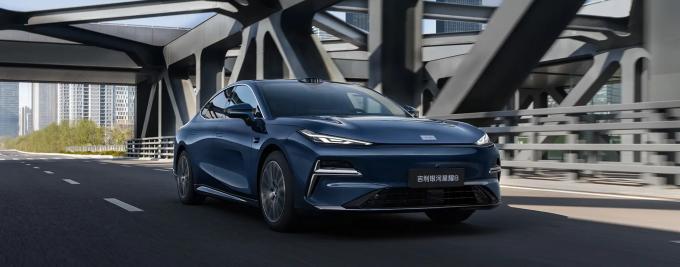 Chinese 2026 Cheap Luxury Automatic Vehicles Geely galaxy 8 Plug