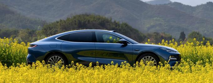 Chinese 2026 Cheap Luxury Automatic Vehicles Geely galaxy 8 Plug